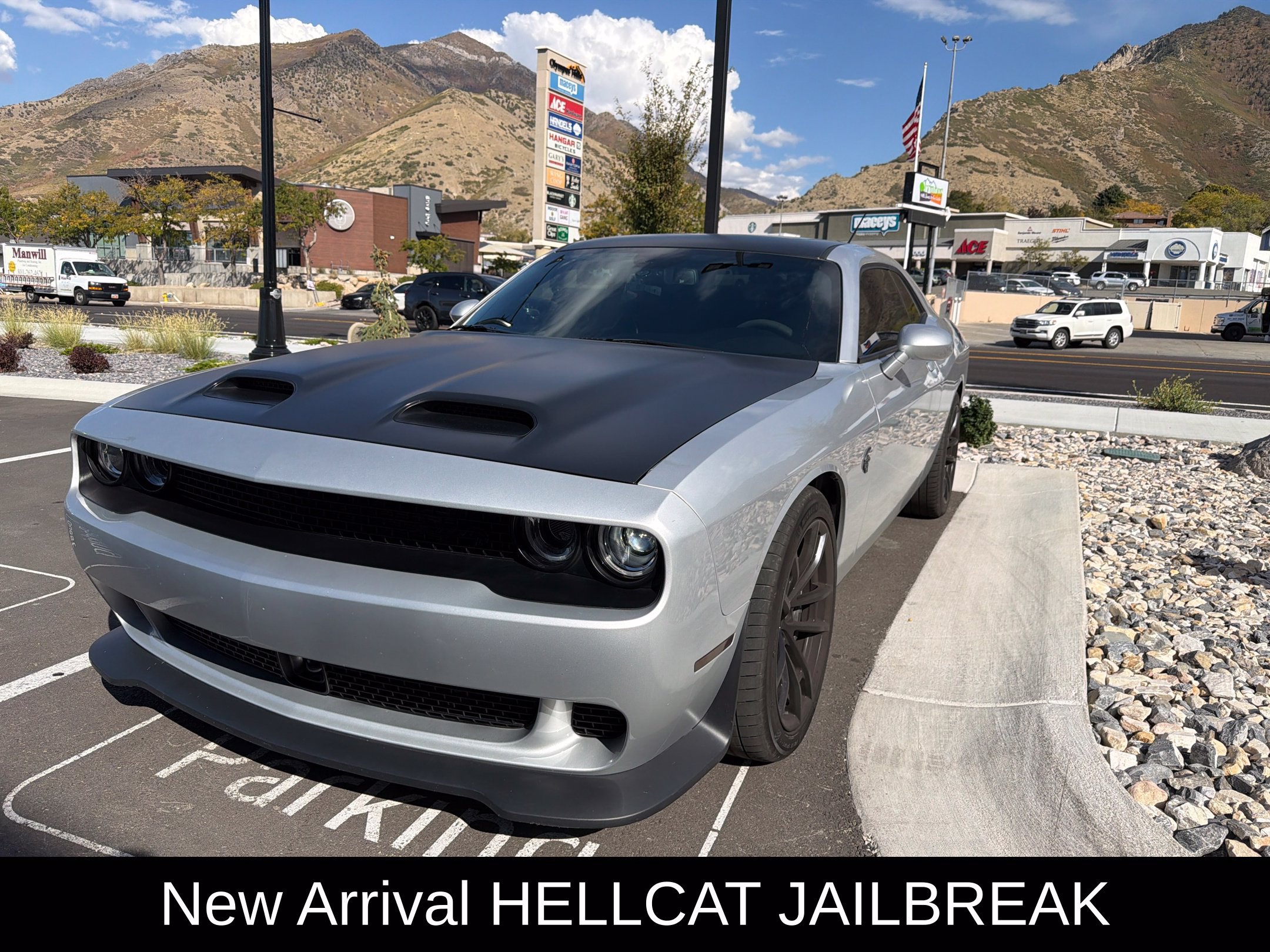 Used 2023 Dodge Challenger SRT Hellcat RWD image 1