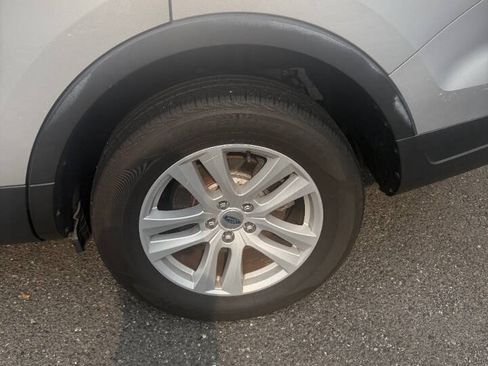 Used 2019 Ford Explorer XLT w/ Equipment Group 202A AWD/4WD image 20