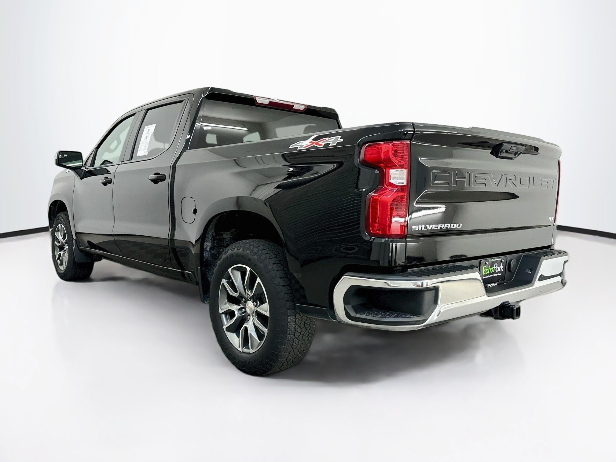 Used 2024 Chevrolet Silverado 1500 LT AWD/4WD image 5