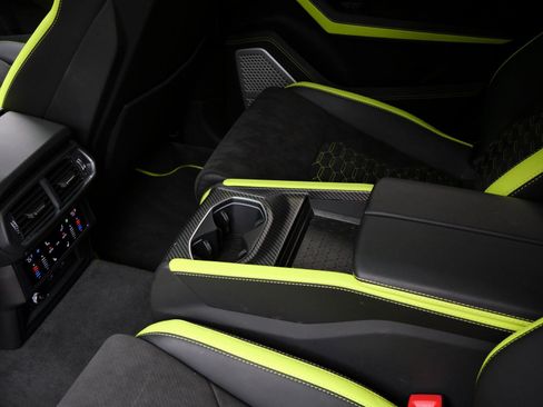 Used 2022 Lamborghini Urus image 22