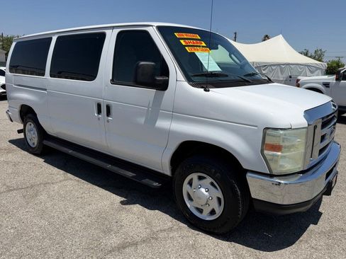 Used 2009 Ford E-350 and Econoline 350 Super Duty Wagon RWD image 3