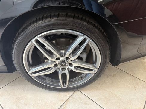 Used 2019 Mercedes-Benz E 300 Sedan image 11