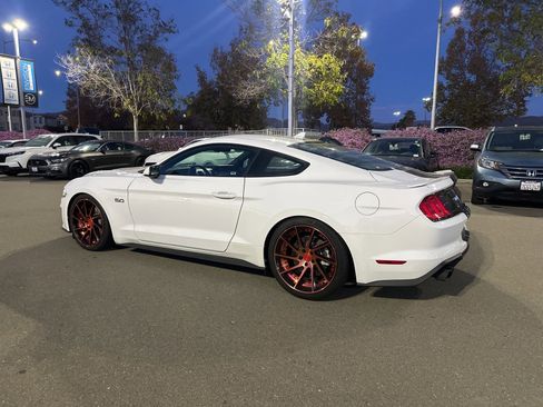Used 2021 Ford Mustang GT image 4