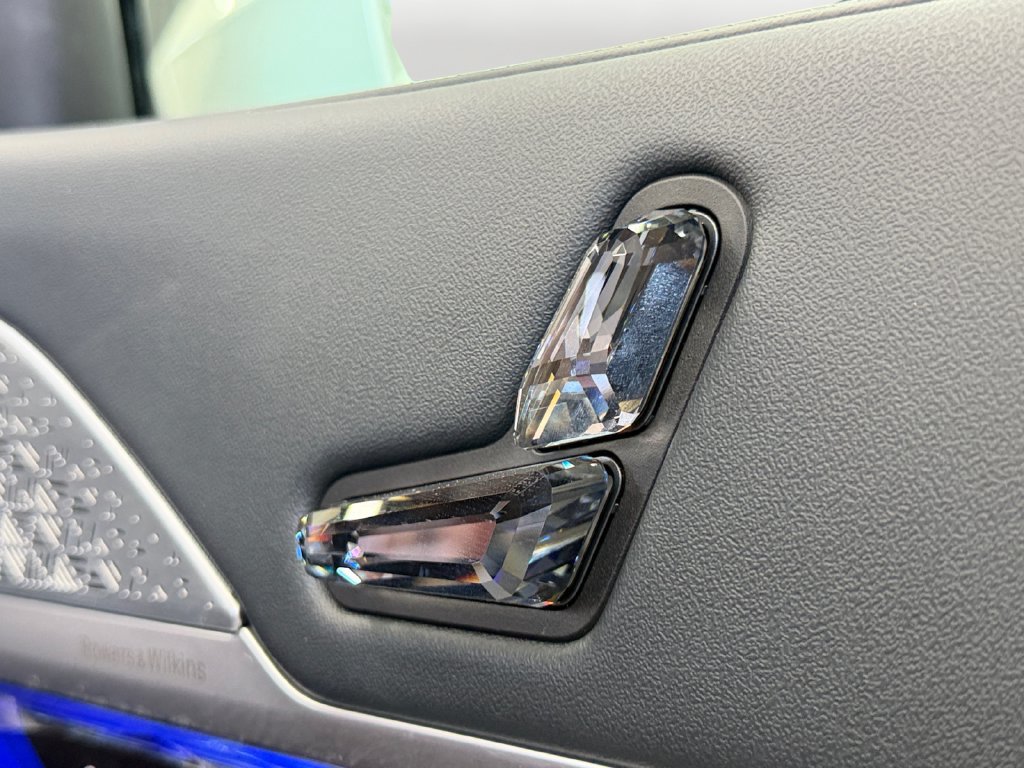 Used 2023 BMW i7 xDrive60 AWD/4WD image 19