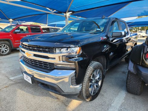 Used 2020 Chevrolet Silverado 1500 LT w/ Texas Edition AWD/4WD image 2