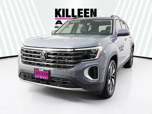 Used 2025 Volkswagen Atlas SE image 3