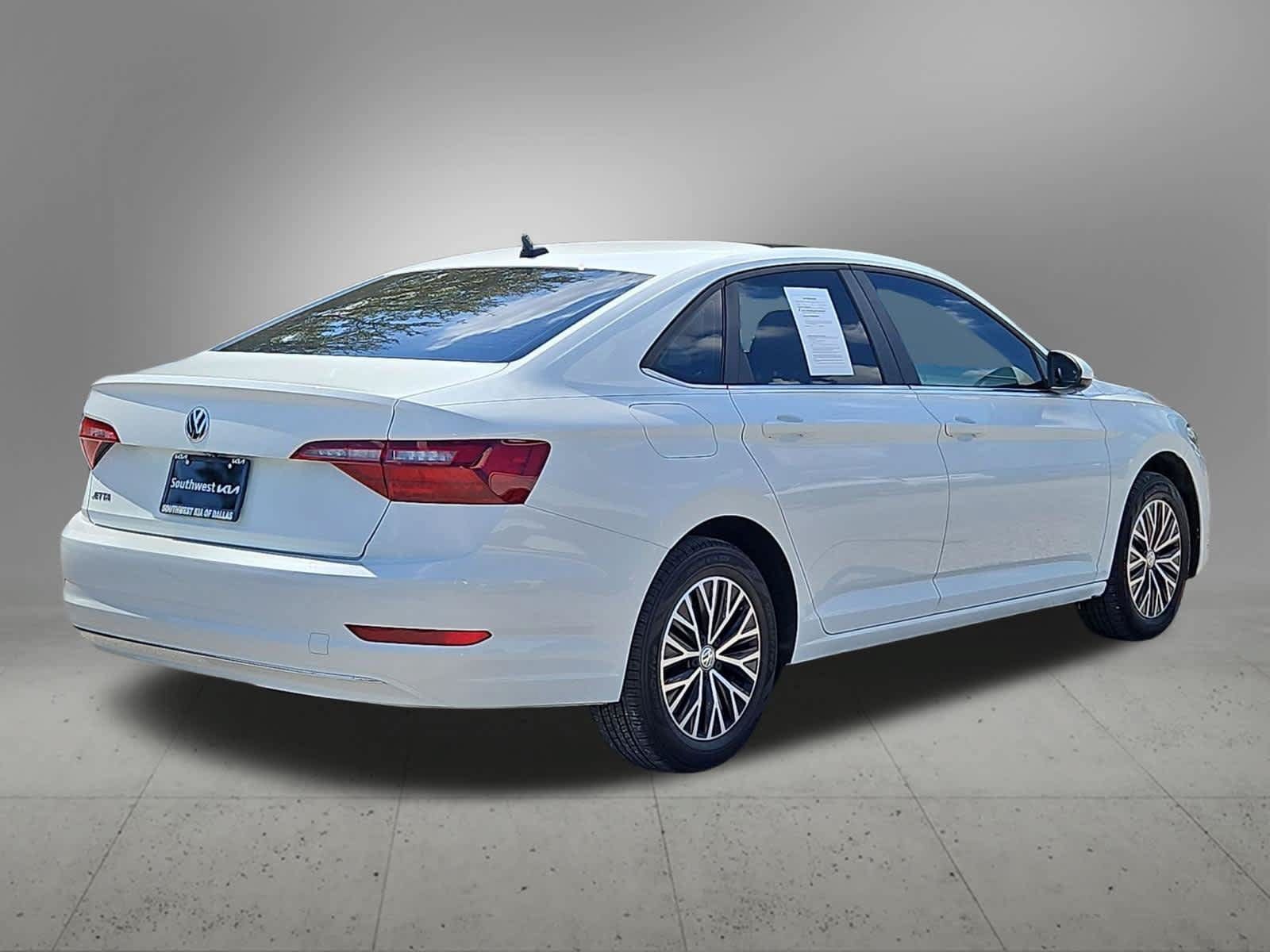 Used 2020 Volkswagen Jetta SE w/ SE Cold Weather Package FWD image 6