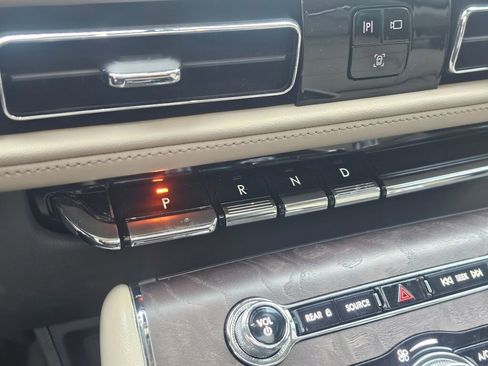 Used 2023 Lincoln Aviator Reserve w/ Equipment Group 201A image 42