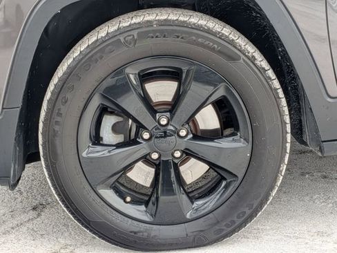 Certified 2017 Jeep Cherokee High Altitude AWD/4WD image 35