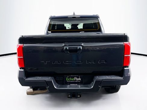 Used 2025 Toyota Tacoma TRD Off-Road AWD/4WD image 7