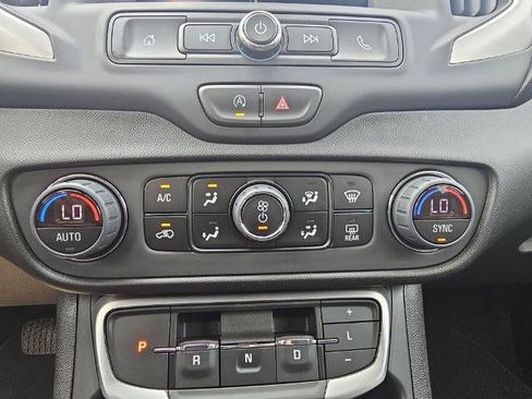 Used 2023 GMC Terrain SLE w/ Driver Convenience Package FWD image 22