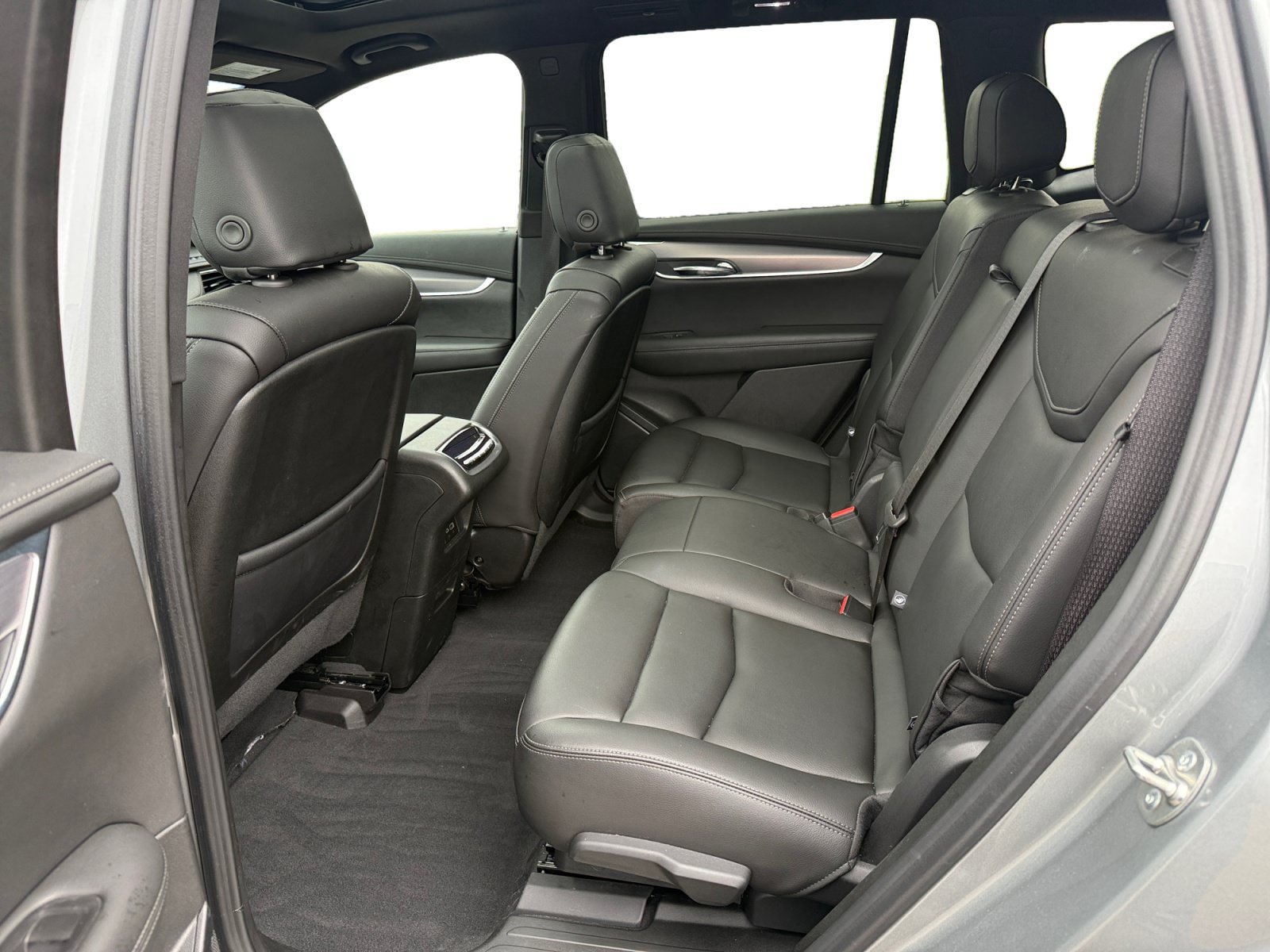 Used 2024 Cadillac XT6 Luxury w/ LPO, Floor Liner Package AWD/4WD image 10