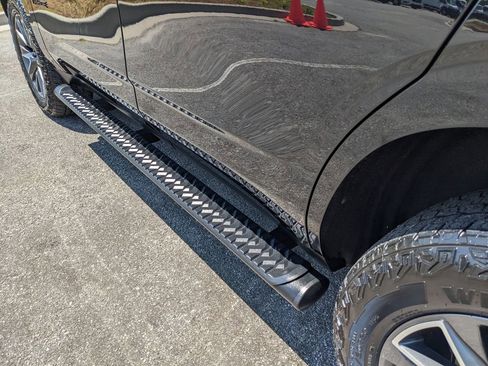 Used 2024 Chevrolet Tahoe Z71 w/ Luxury Package image 24