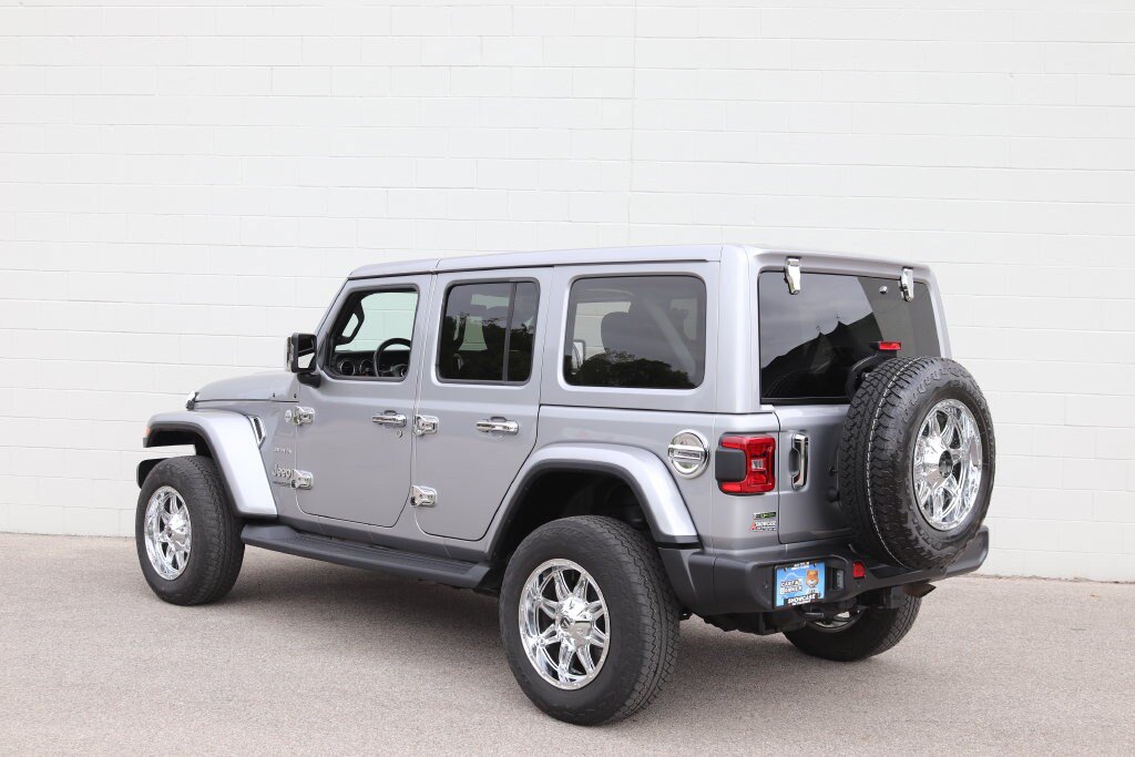 Used 2021 Jeep Wrangler Unlimited Sahara w/ Uconnect 4C Nav & Sound Group AWD/4WD image 39