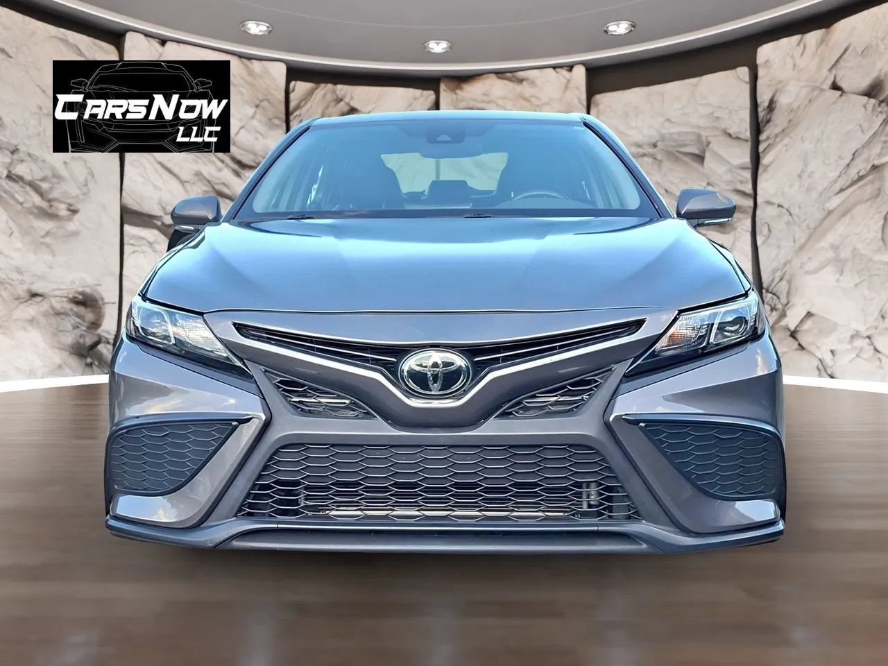 Used 2023 Toyota Camry SE FWD image 2