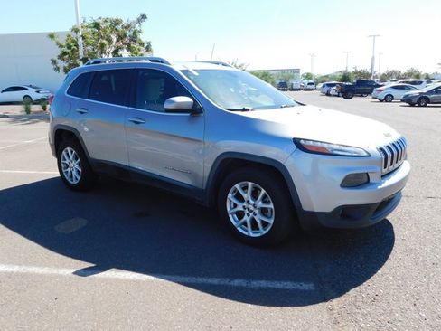 Used 2015 Jeep Cherokee Latitude image 3