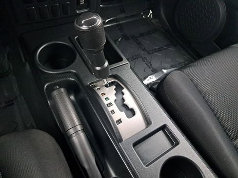 Used 2014 Toyota FJ Cruiser 2WD w/ Convenience Package image 26