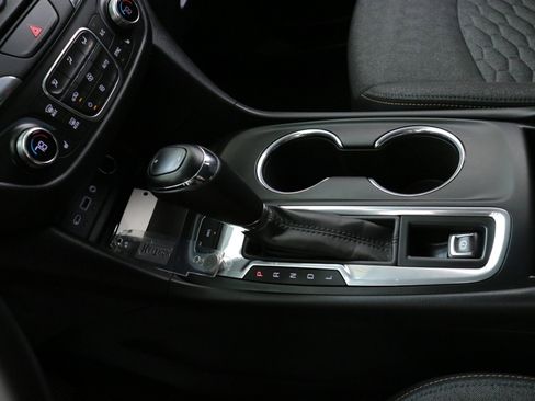 Used 2019 Chevrolet Equinox LT image 19