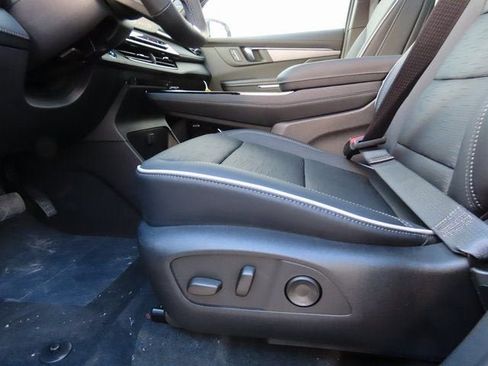 New 2025 Buick Enclave Sport Touring w/ Super Cruise Package AWD/4WD image 9