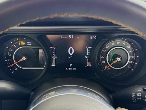 Used 2024 Jeep Wrangler Unlimited Sahara w/ Technology Group AWD/4WD image 46