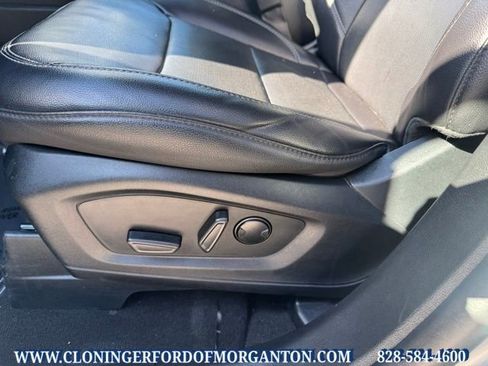 Used 2023 Ford Explorer Limited image 22