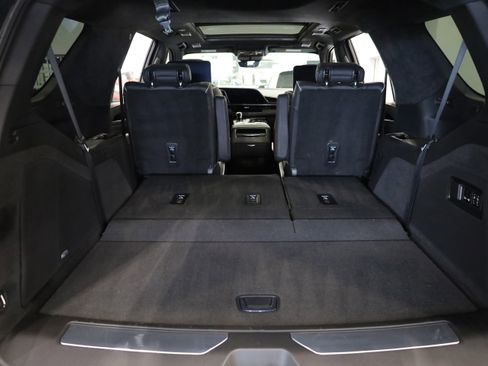 Used 2023 Cadillac Escalade V image 7
