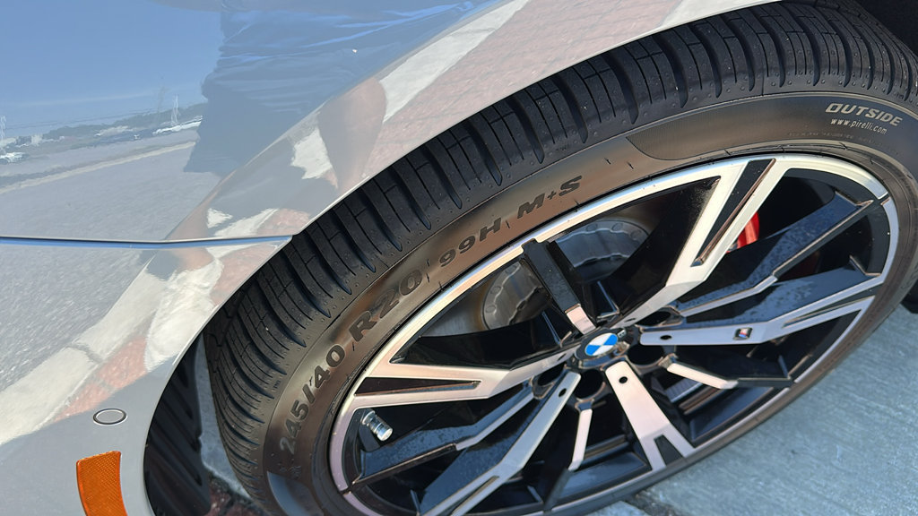 Used 2026 BMW 530i w/ M Sport Package RWD image 7