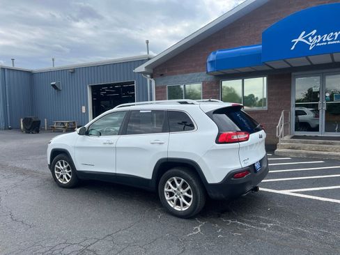 Used 2014 Jeep Cherokee Latitude w/ Comfort/Convenience Group AWD/4WD image 4