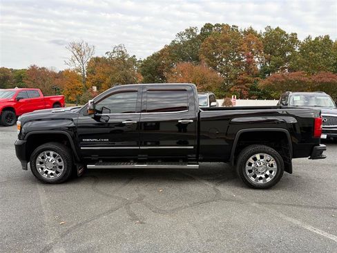 Used 2019 GMC Sierra 2500 Denali image 7