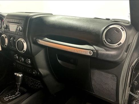 Used 2016 Jeep Wrangler Unlimited Rubicon w/ Dual Top Group image 26