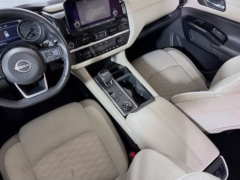 Used 2022 Nissan Pathfinder SV AWD/4WD image 29