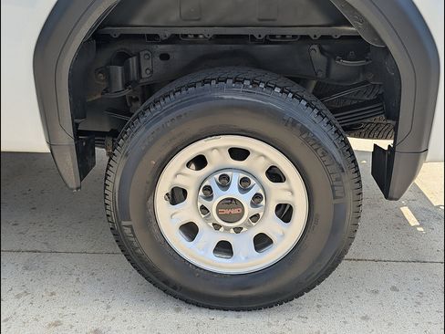 Used 2024 GMC Sierra 3500 Pro AWD/4WD image 16