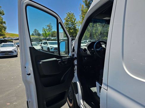 Used 2026 Mercedes-Benz Sprinter 2500 image 19