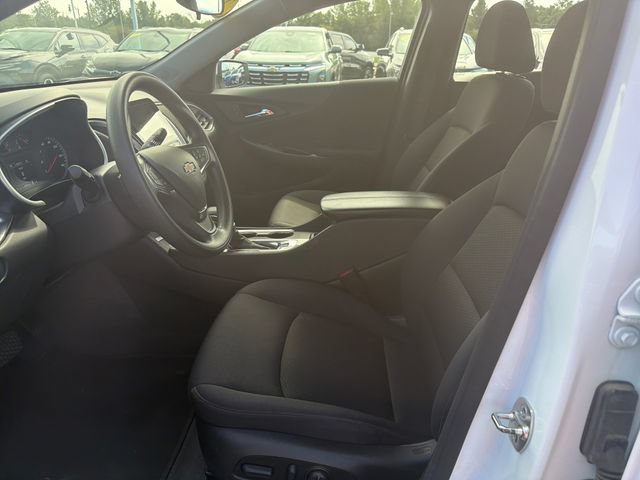 Used 2025 Chevrolet Malibu LT FWD image 11