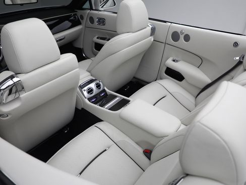 Certified 2018 Rolls-Royce Dawn image 36