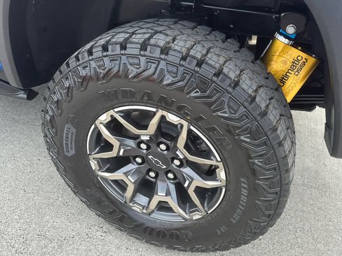 Used 2026 Chevrolet Colorado ZR2 w/ Technology Package image 11