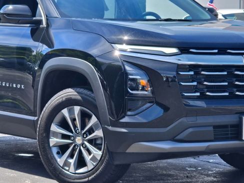 Certified 2025 Chevrolet Equinox LT FWD image 3