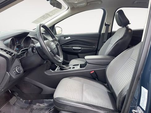 Used 2019 Ford Escape SE image 9