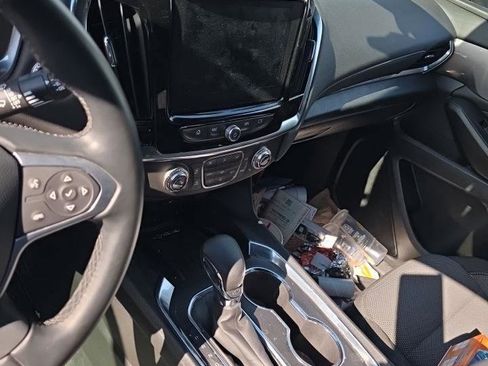 Used 2023 Chevrolet Traverse LT image 5