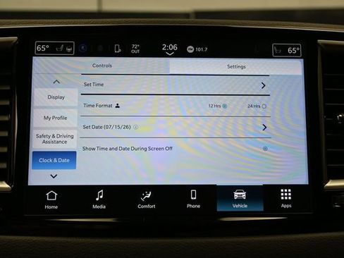 Certified 2024 Chrysler Pacifica Touring-L FWD image 40
