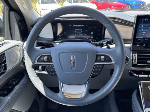 Used 2023 Lincoln Navigator L Black Label AWD/4WD image 18