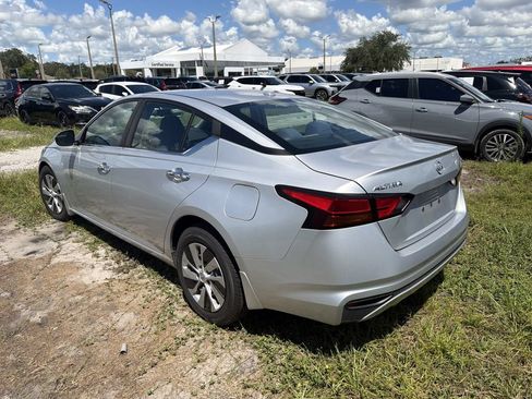 Used 2019 Nissan Altima 2.5 S FWD image 7
