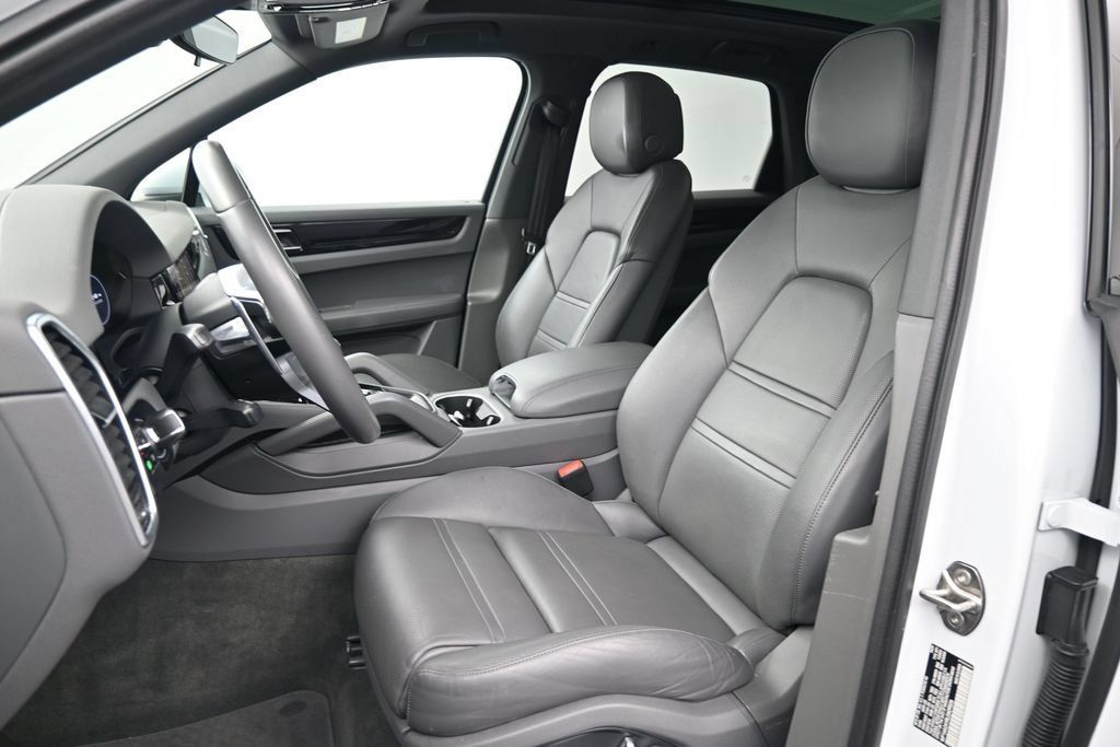 Certified 2020 Porsche Cayenne AWD/4WD image 5
