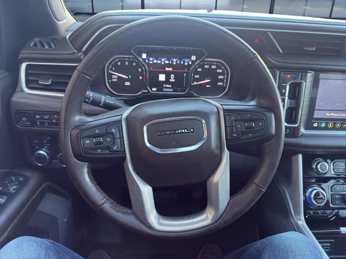 Used 2021 GMC Yukon Denali image 11