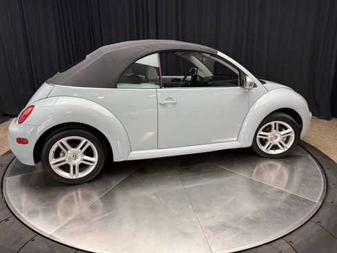 Used 2005 Volkswagen Beetle GLS FWD image 14