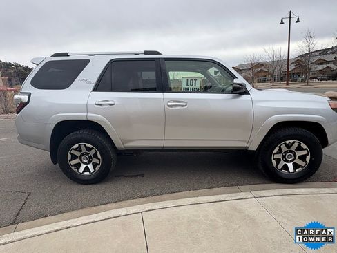 Used 2018 Toyota 4Runner TRD Off-Road Premium image 11