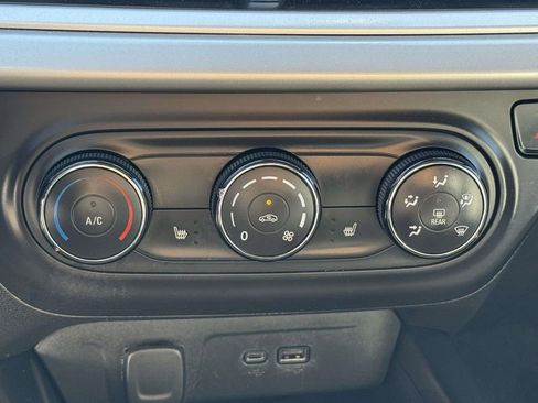 Used 2024 Chevrolet Trax RS w/ Driver Confidence Package FWD image 27