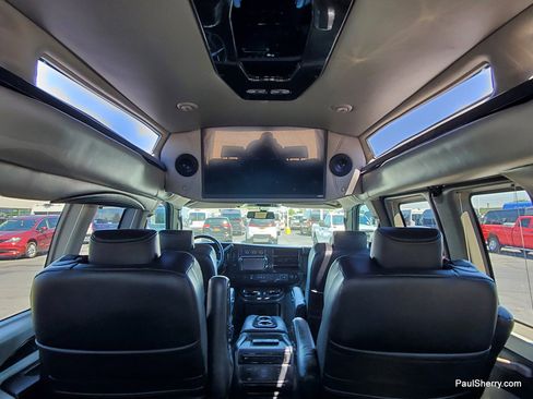 Used 2023 Chevrolet Express 2500 RWD image 12