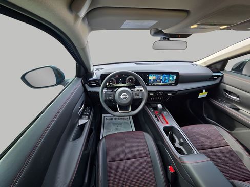 New 2026 Nissan Kicks SR FWD image 13