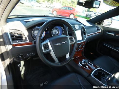 Used 2014 Chrysler 300 image 35